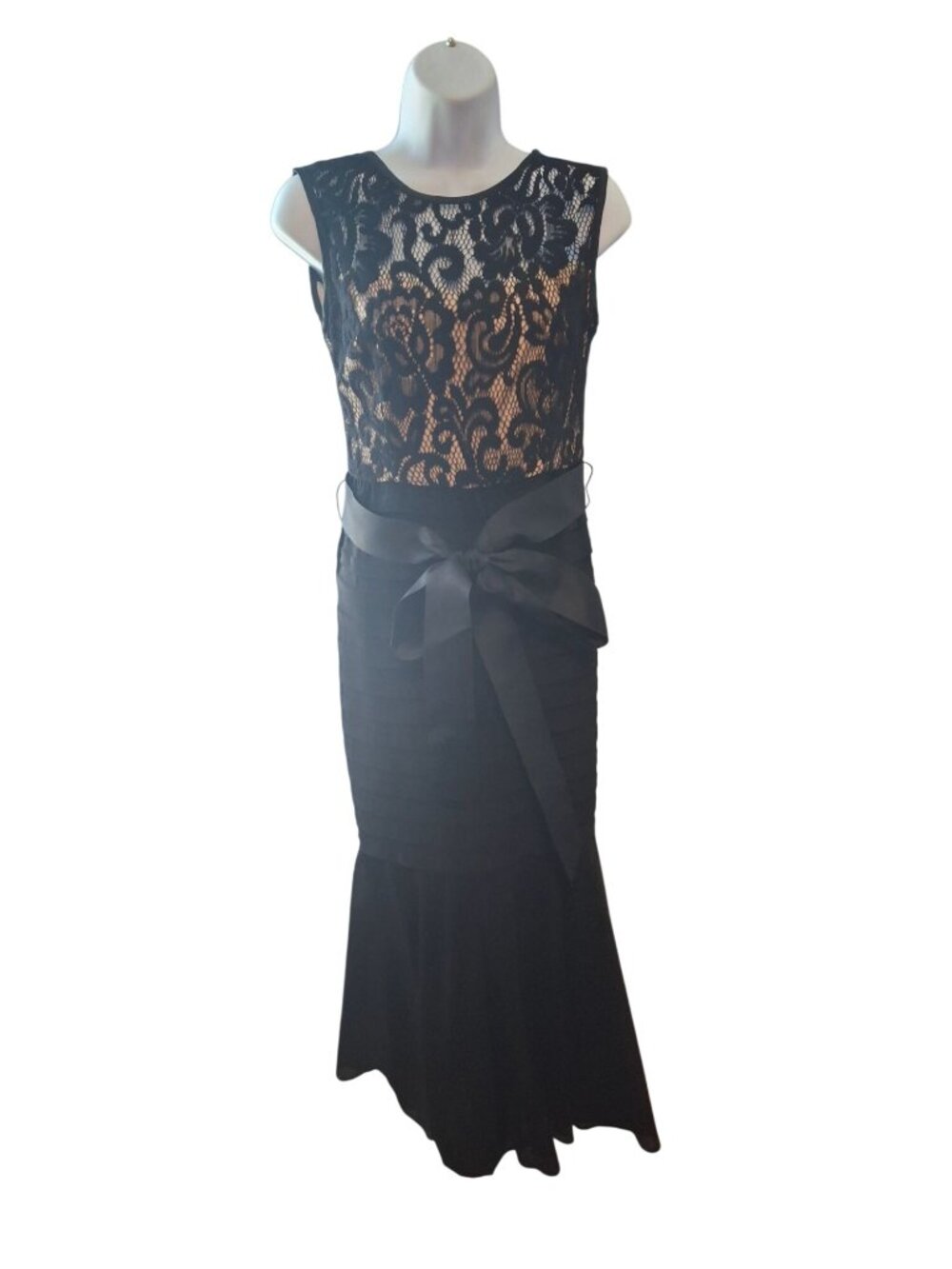 Betsy & Adam Dress 6 Black Nude Lace Ruched Mermaid Maxi Gown Formal Romantic